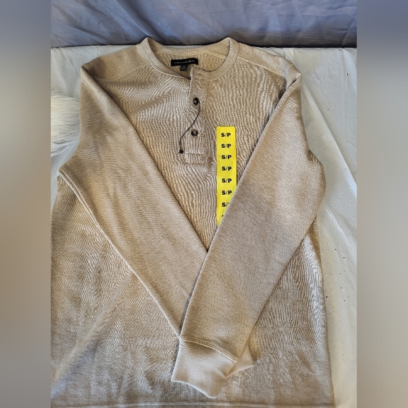 Banana Republic Beige Henley Shirt, Size Small - Picture 6 of 6